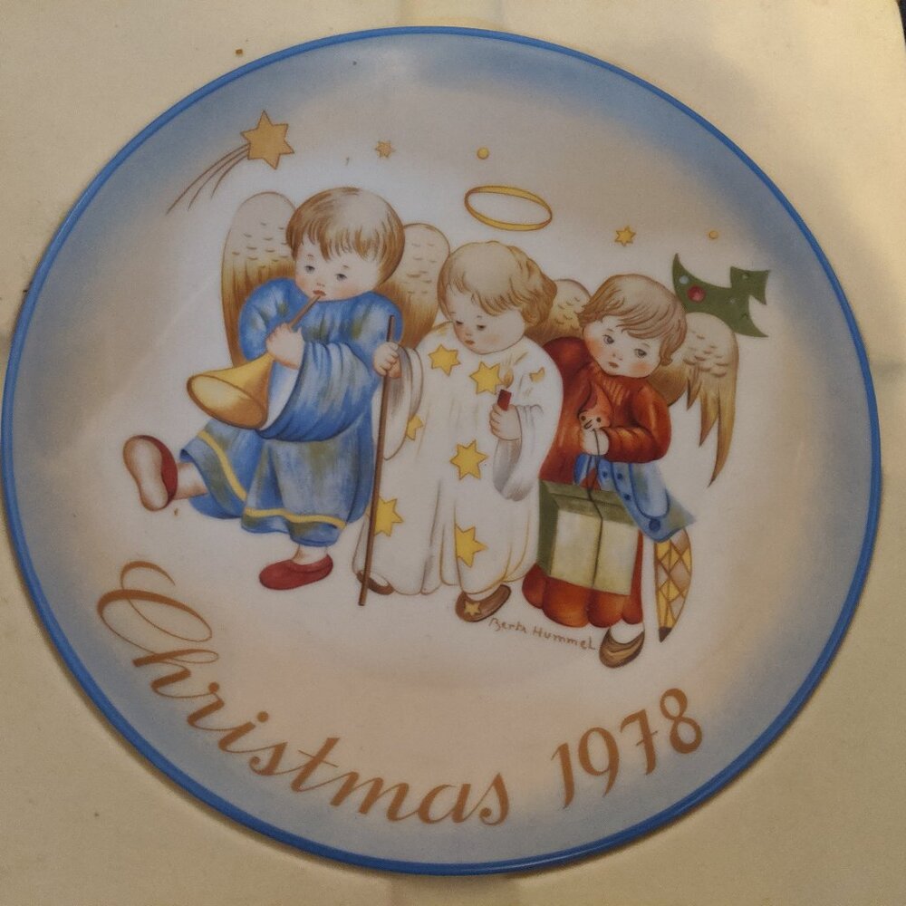 Collector's Item   Schmid Heavenly Trio BY Bertha Hummel Christmas Collection